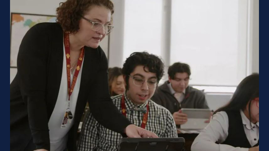 Students in Alba Mendiola’s bilingual broadcast journalism class learn news literacy skills in Spanish and English. Mendiola teaches at Cristo Rey Jesuit High School in Chicago.Provided by the News Literacy Project