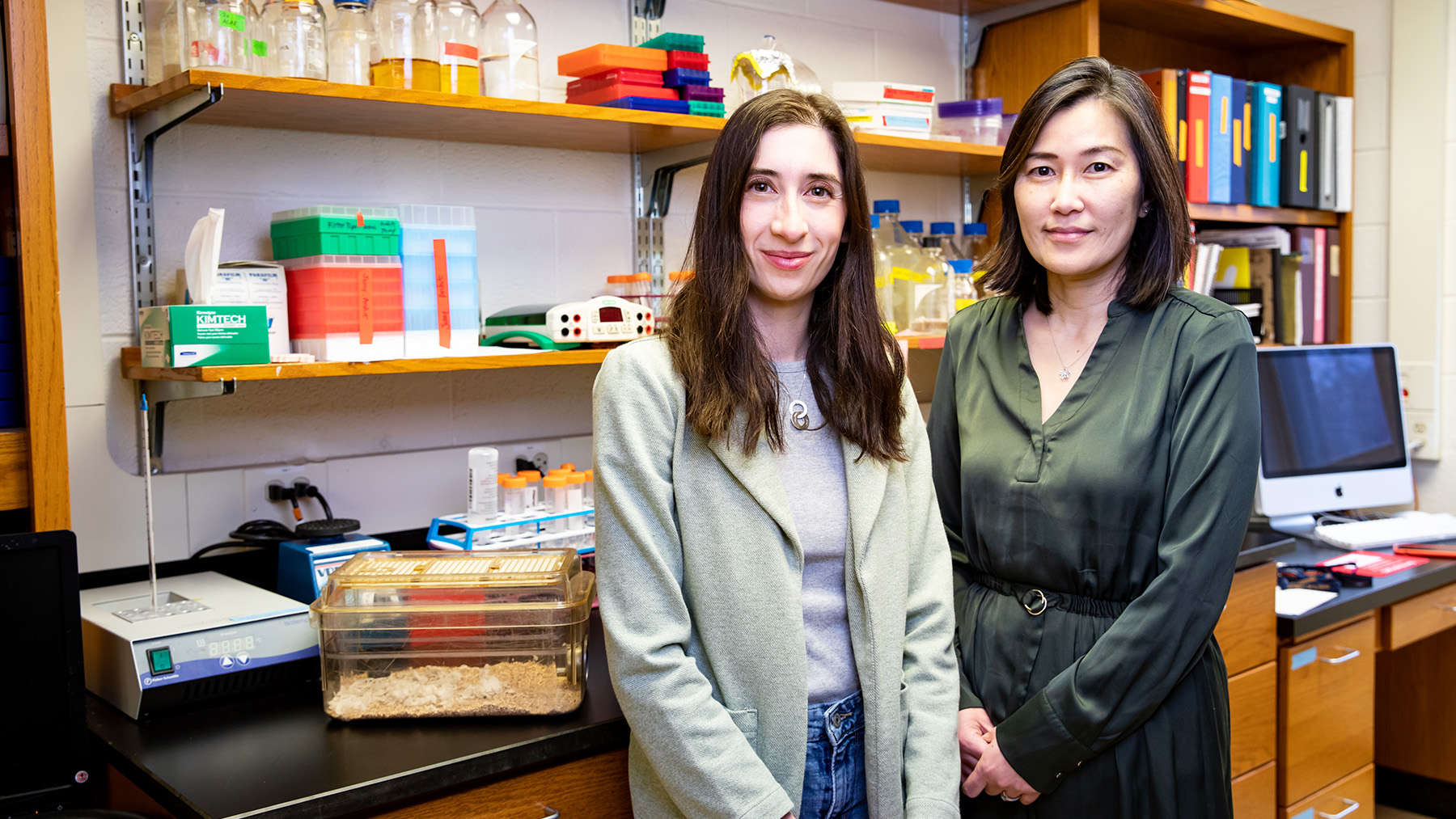 U. of I. doctoral candidate Jennifer Walters and molecular and integrative physiology professor Hee Jung Chung.  Photo by Michelle Hassel