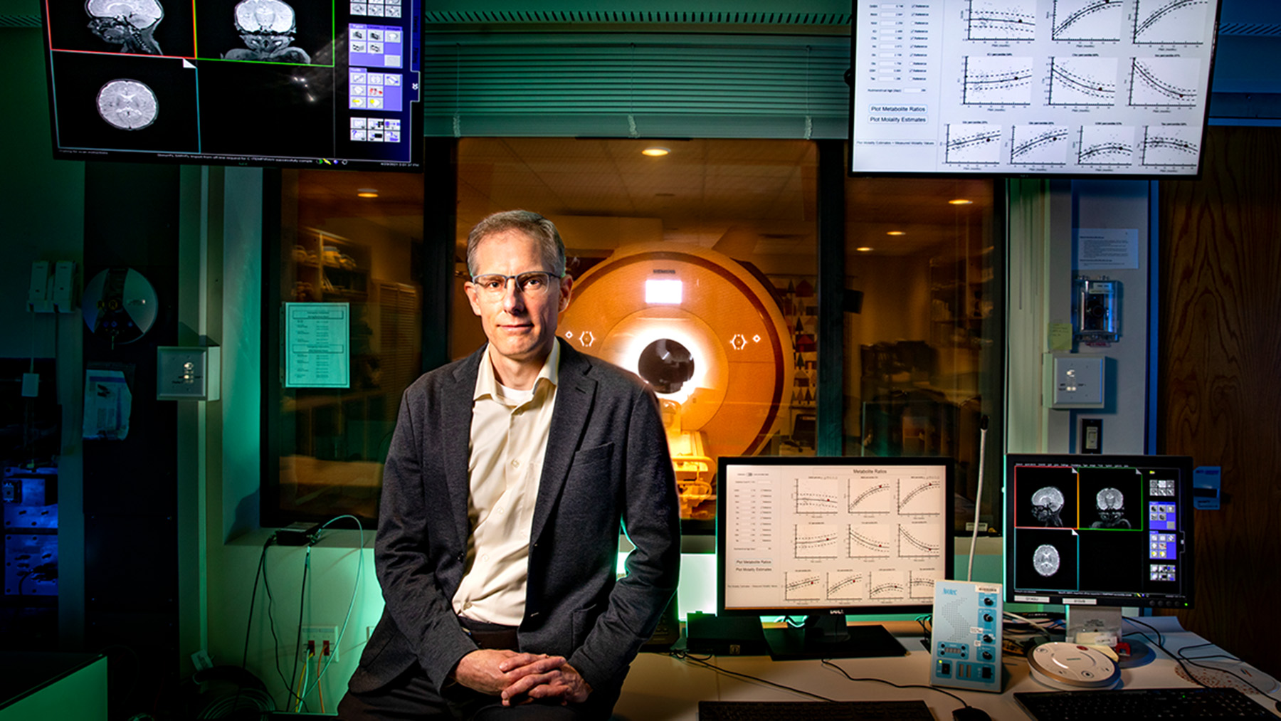 Beckman Institute researcher Ryan Larsen.   Photo by Fred Zwicky