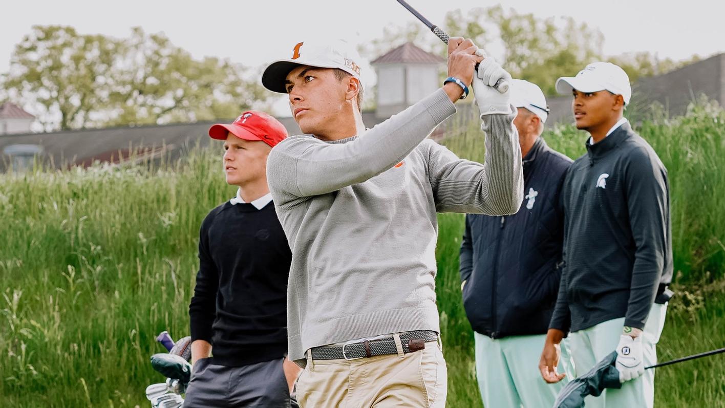players watch a drive by Illinois' Adrien Dumont de Chassart