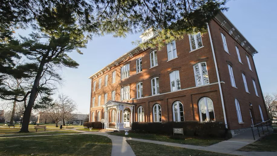 Iowa Wesleyan University will close this spring despite a $26 million loan from the Agriculture Department. (The Gazette )