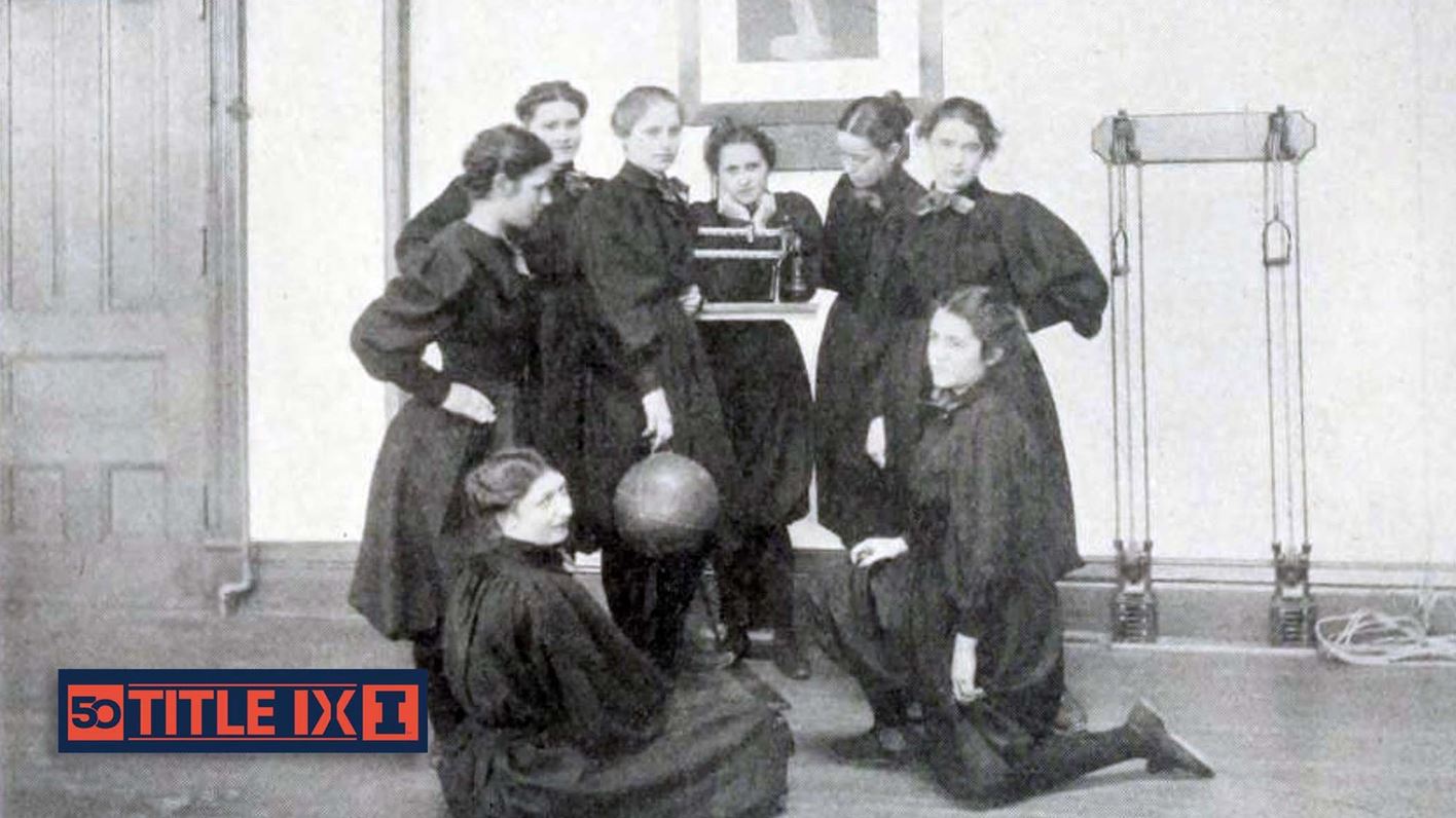 The 1899 Women's Basketball team at Illinois