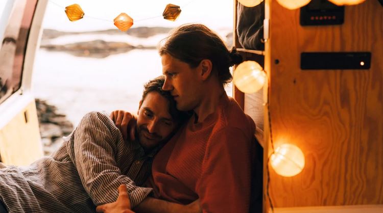 New research from Illinois suggests that people who feel appreciated by their partners are more resilient during stressful times and are less likely to engage in ineffective arguments. Maskot/Getty Images