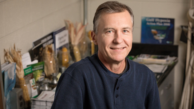 Natural resources and environmental sciences professor Lowell Gentry. Photo by L. B. Stauffer