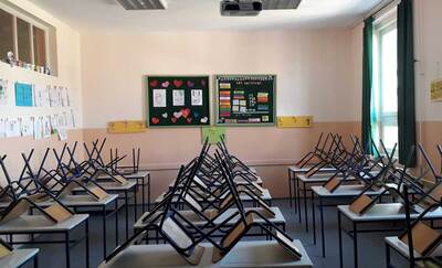 an empty classroom. Photo via Wikimedia Commons