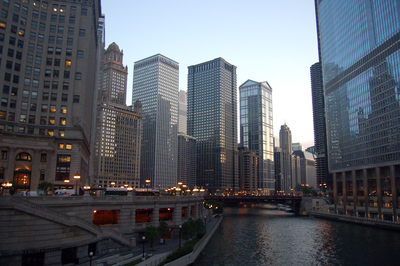 East Wacker Drive and the Chicago River, downtown Chicago. Photo from Wiki Commons