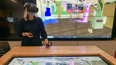 Art professor Chiara Vincenzi uses Komodo, a virtual reality program being developed by the IDEA Lab at Illinois, to offer critiques of dress designs created by her students. Image courtesy CITL Virtual Design Lab
