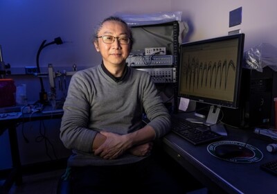 UIC researcher Kuei Yuan Tseng poses for a portrait at his laboratory
